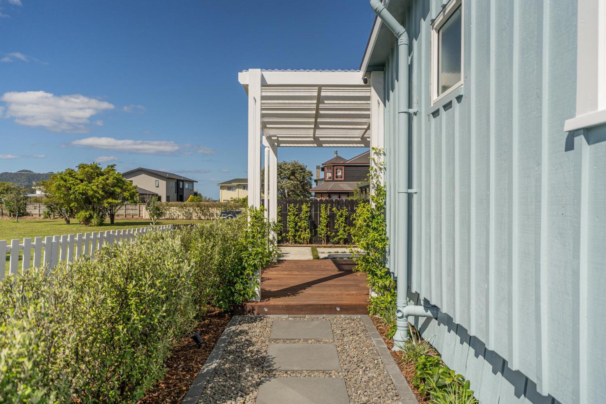 Blue Belle Cottage Whitianga Exterior photo